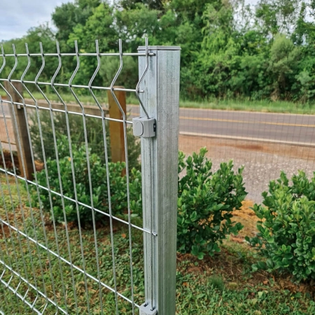 Poste metálico para cerca gradil