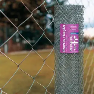 Produto Tela Alambrado Galvanizada fio 14 (2,10mm) malha 3; (7,6cm) - Rolo 20m Produto Produto Tela Alambrado Galvanizada fio 14 (2,10mm) malha 3; (7,6cm) - Rolo 20m